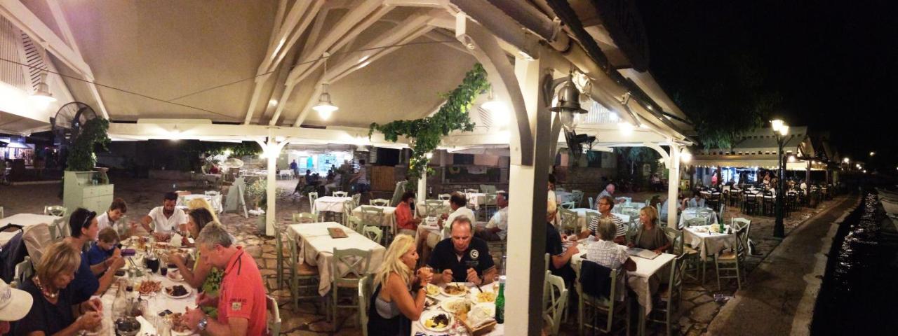 Steinturm Mit Dach-terrasse Zwischen Fluss, Und Gebirge- Spiti Pirgos Hébergement de vacances *
